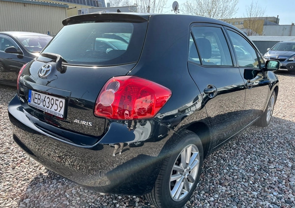 Toyota Auris cena 29900 przebieg: 129240, rok produkcji 2010 z Warta małe 596